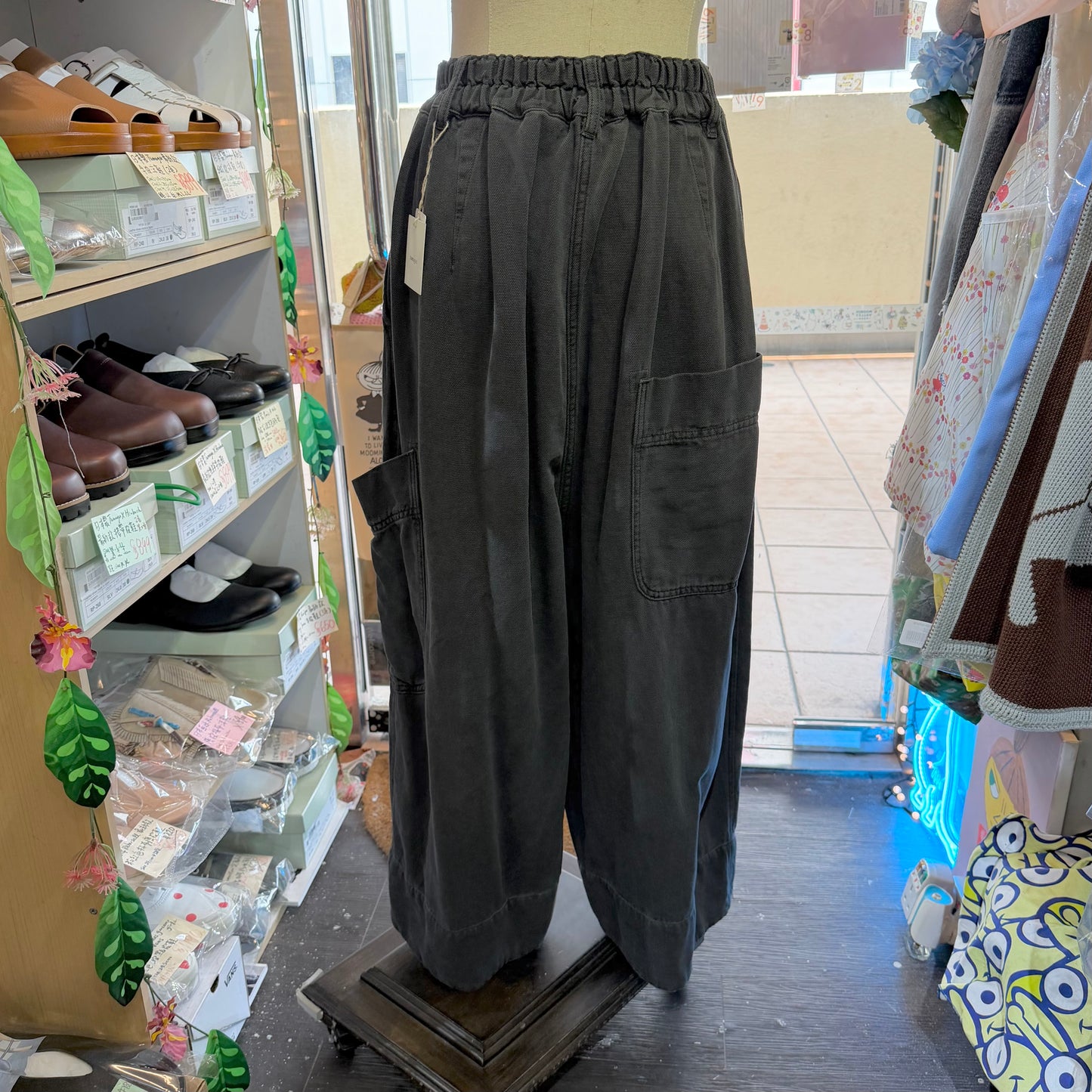 Tumugu Charcoal Wide-leg Pants