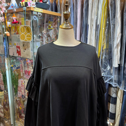 Tumugu Black Frill Sweatshirt, made in Japan