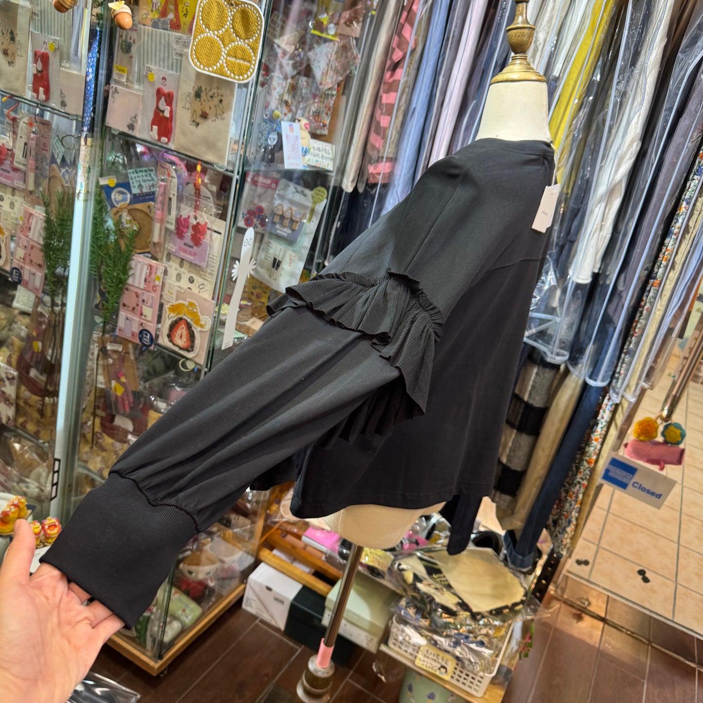Tumugu Black Frill Sweatshirt, made in Japan