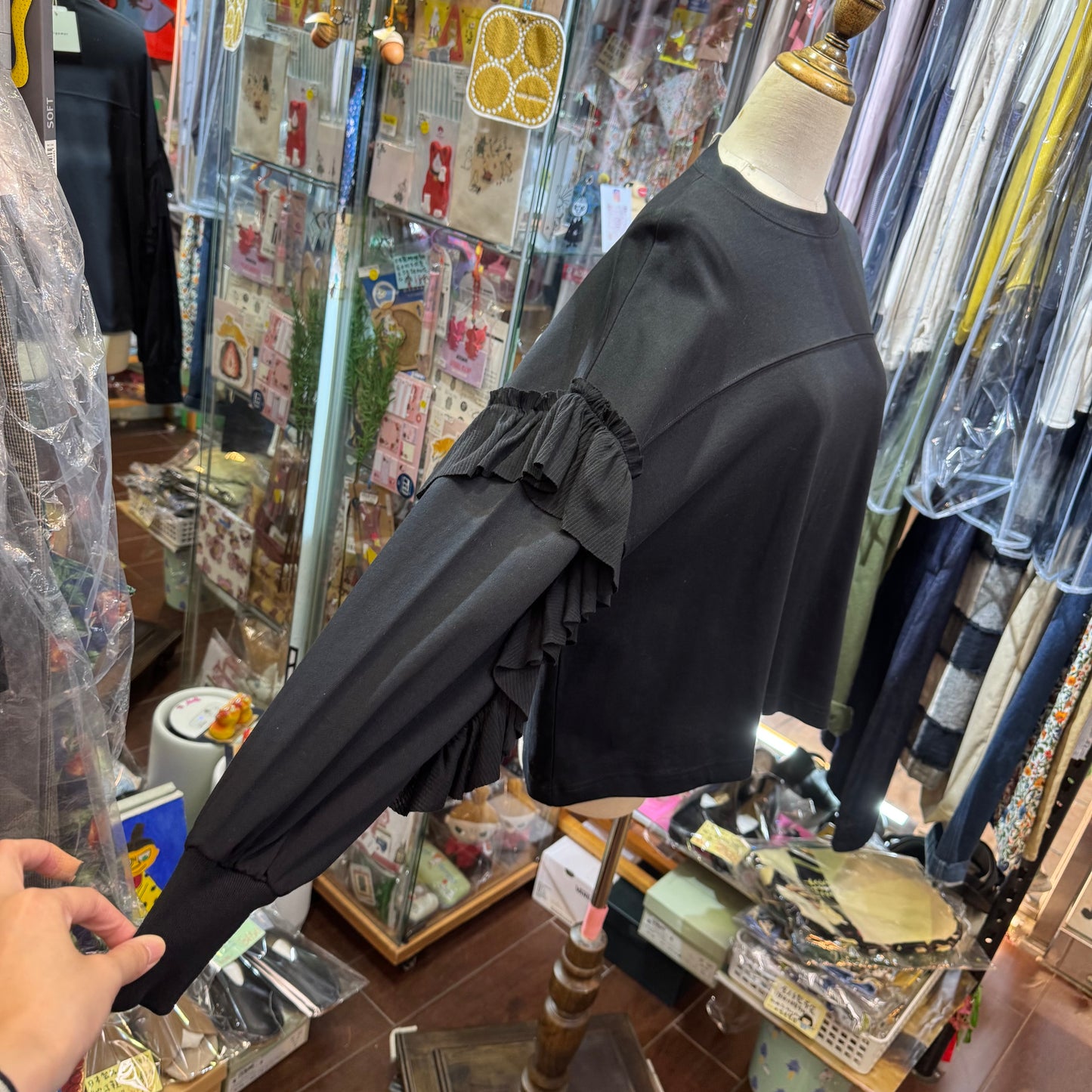 Tumugu Black Frill Sweatshirt, made in Japan