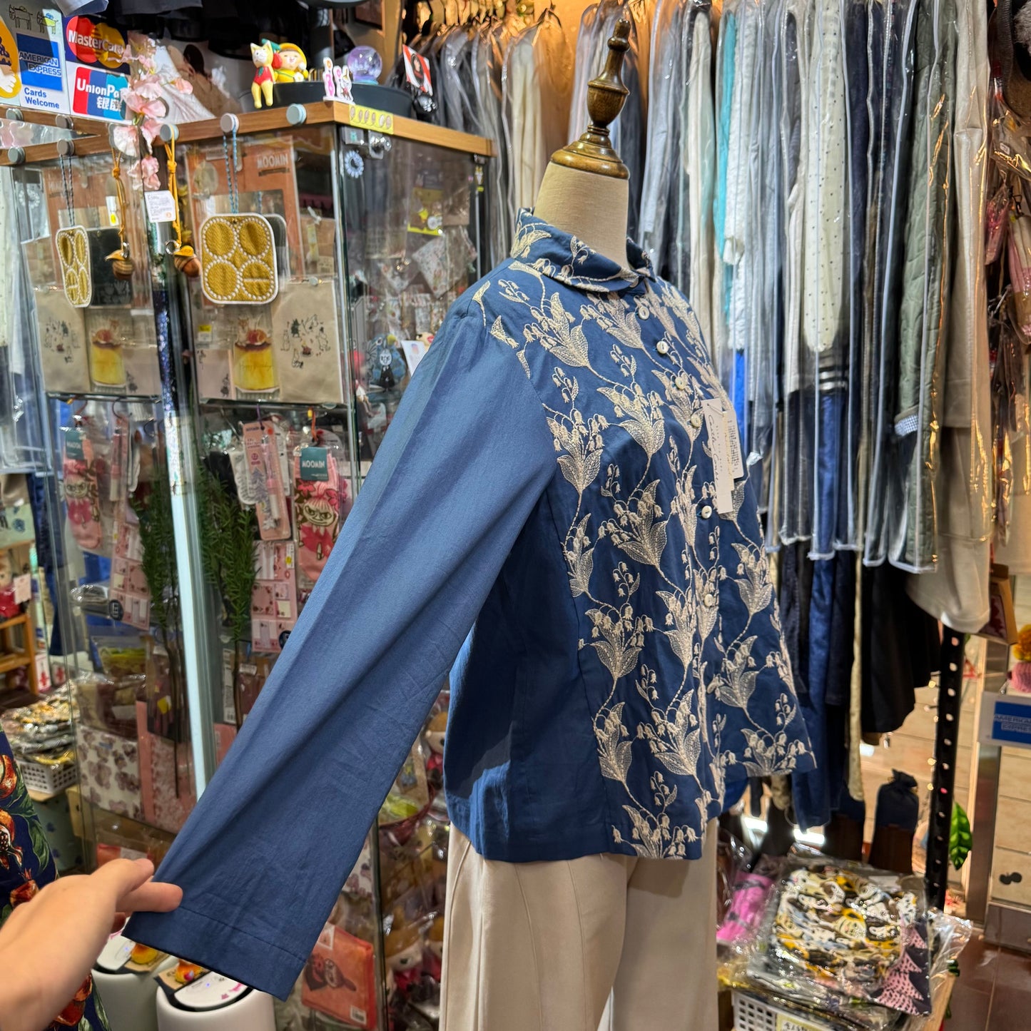 Castle Combre ...  Lily of the Valley Embroidery Blue Shirt, made in Japan