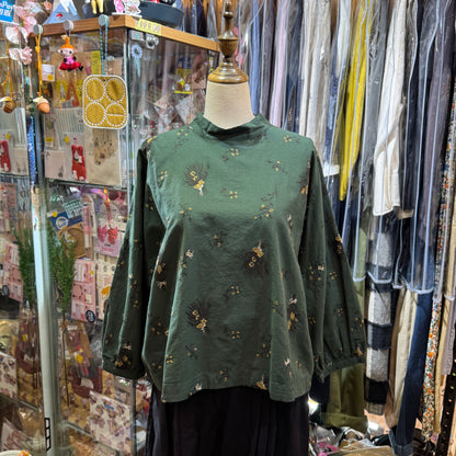tukuroi by SUN VALLEY Embroidery Green Top