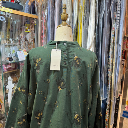 tukuroi by SUN VALLEY Embroidery Green Top