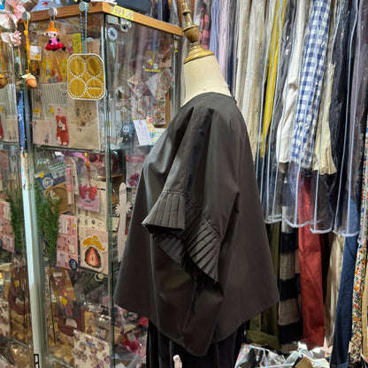 Mizuiro Ind Black Frill Top, made in Japan
