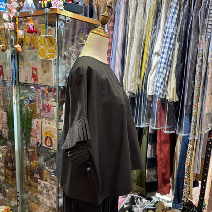 Mizuiro Ind Black Frill Top, made in Japan