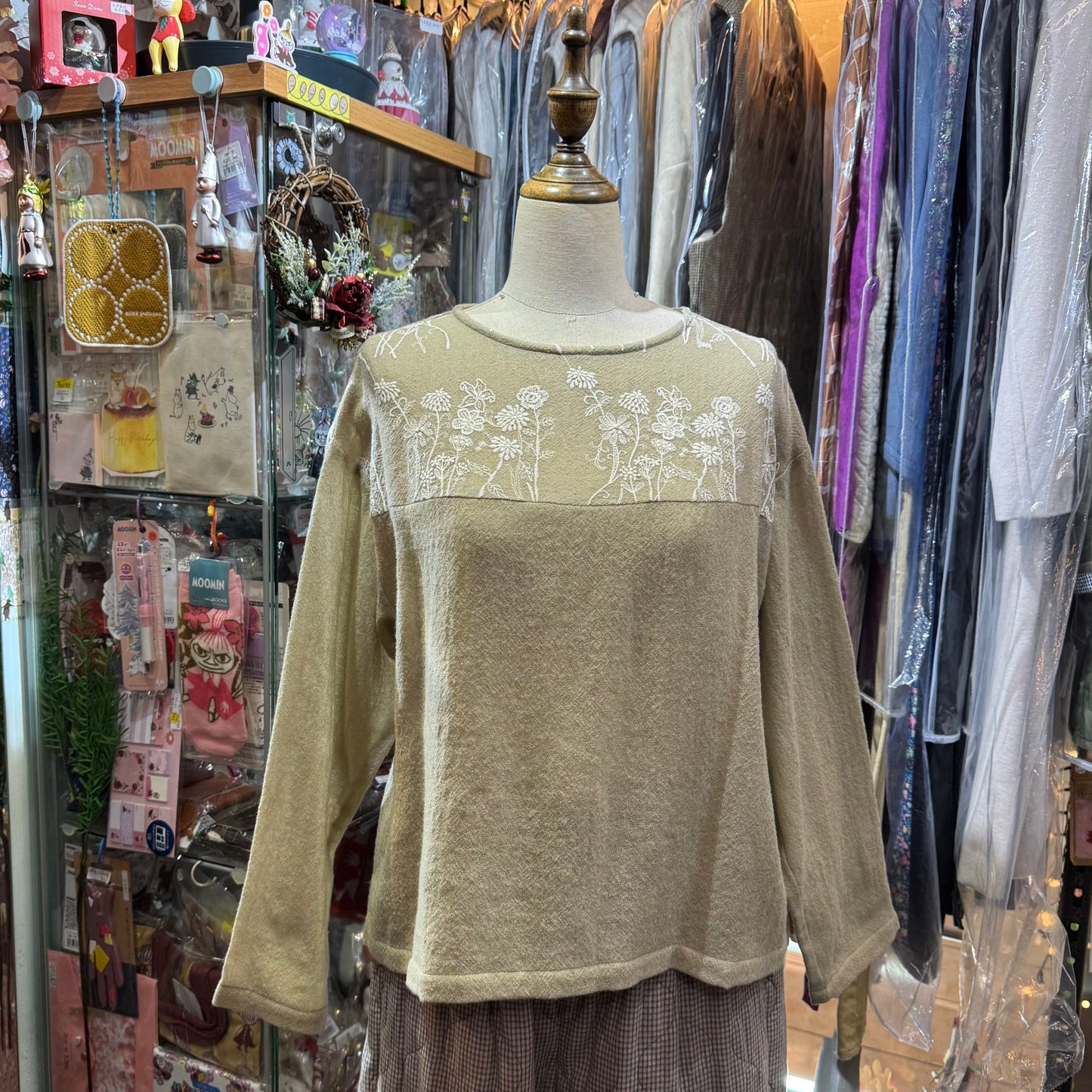 Castle Combe Beige Embroidery Wool Top, made in Japan