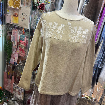 Castle Combe Beige Embroidery Wool Top, made in Japan