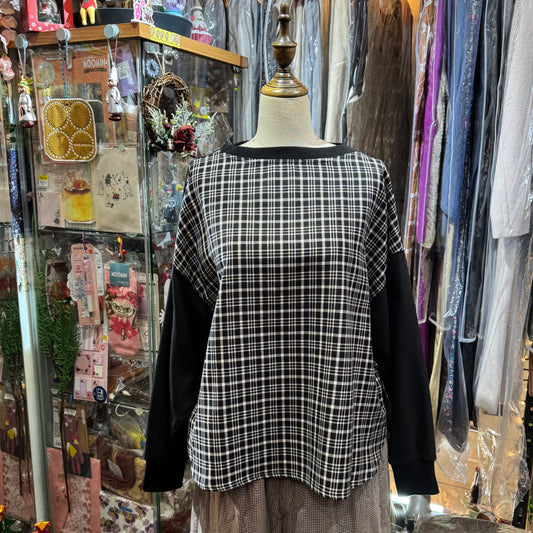 EXTRA20- Vent d Ouest Black Checked Sweater Top, made in Japan