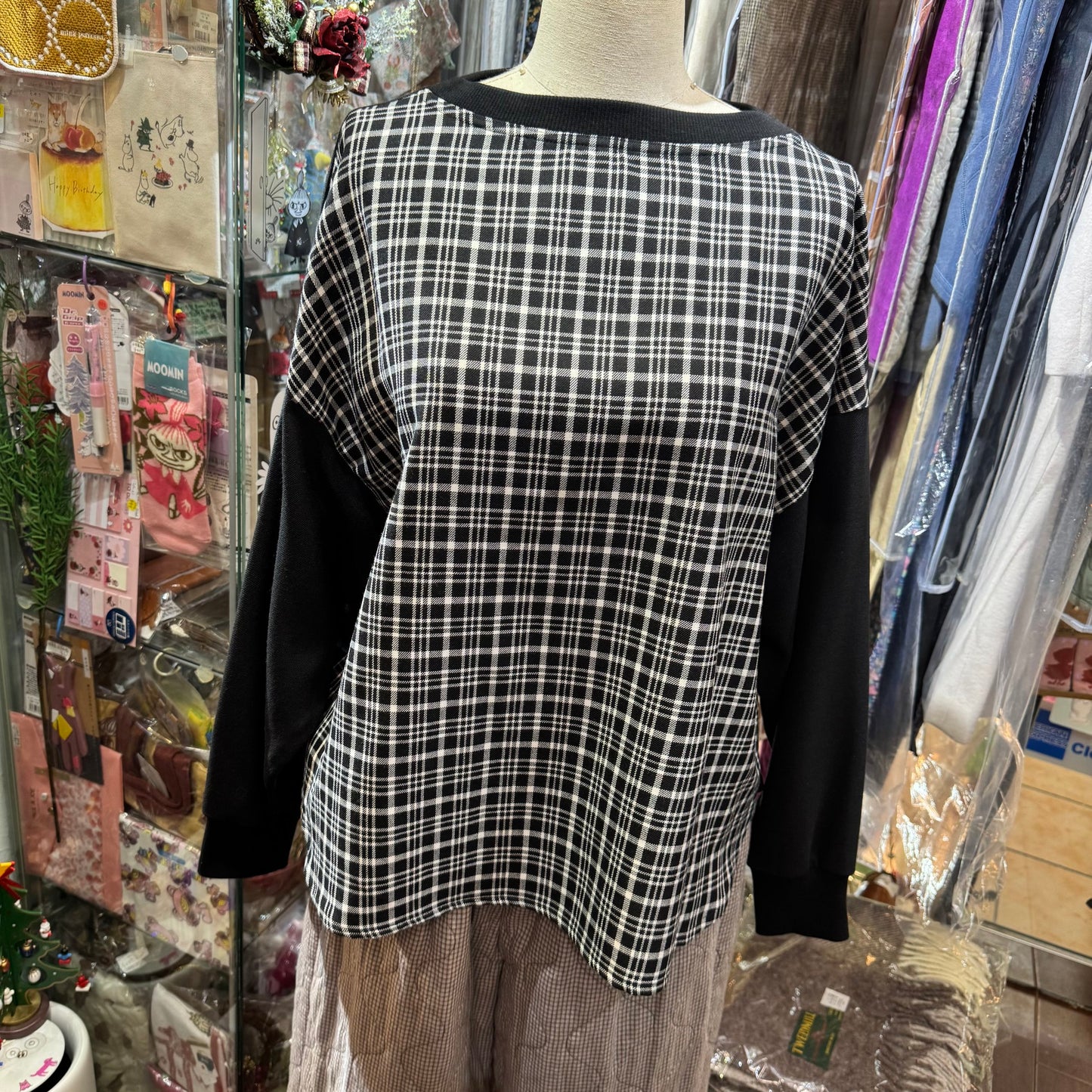 EXTRA20- Vent d Ouest Black Checked Sweater Top, made in Japan