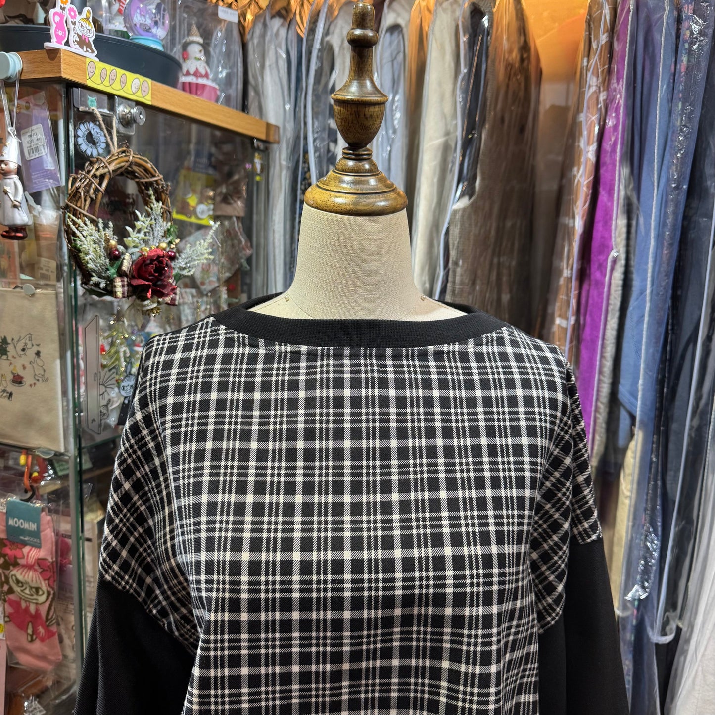 EXTRA20- Vent d Ouest Black Checked Sweater Top, made in Japan