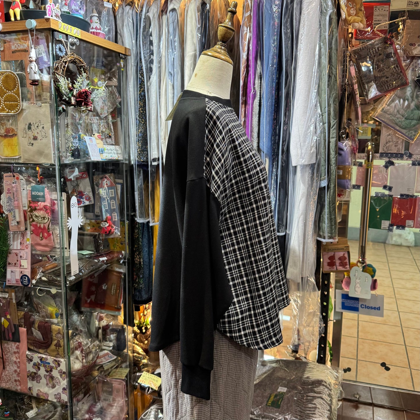 EXTRA20- Vent d Ouest Black Checked Sweater Top, made in Japan