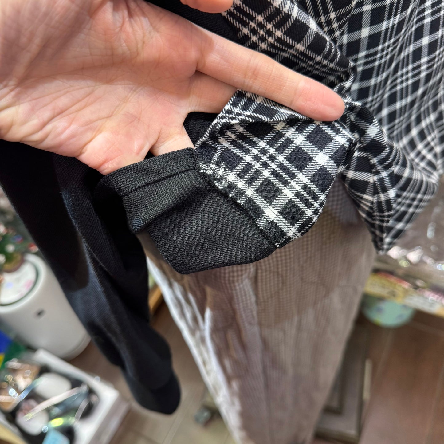 EXTRA20- Vent d Ouest Black Checked Sweater Top, made in Japan