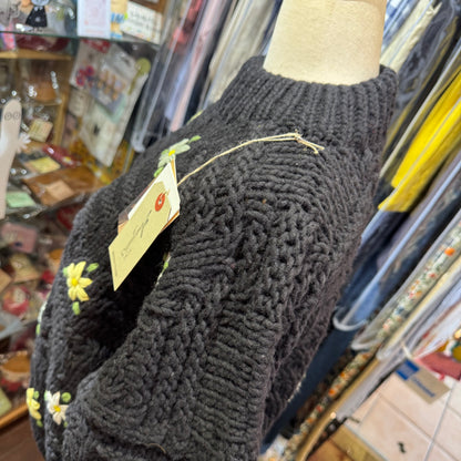 Ichi ANTIQUITES Hand Knit Embroidery Sweater, 2 Colors, made in Peru