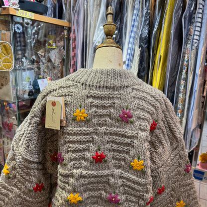 Ichi ANTIQUITES Hand Knit Embroidery Sweater, 2 Colors, made in Peru