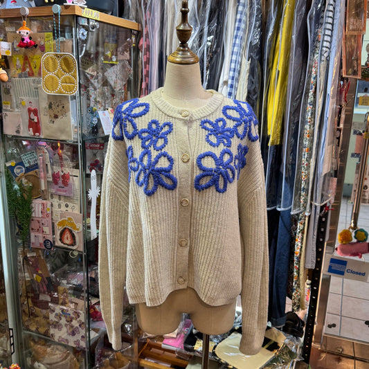 Tumugu Light Grey Flora Embroidery Cardigan