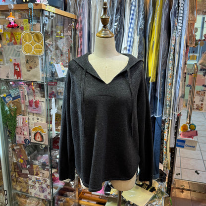 Tumugu Charcoal Embroidery Sweater