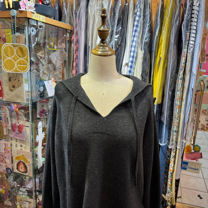 Tumugu Charcoal Embroidery Sweater