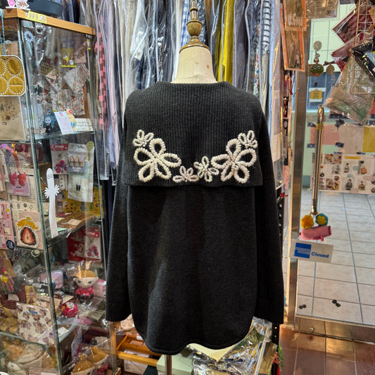 Sale- Tumugu Charcoal Embroidery Sweater