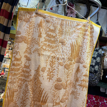 Little My and Moomin Beige Bath Towel