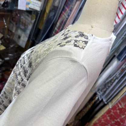 Castle Combre... Embroidery White T-shirt, made in Japan
