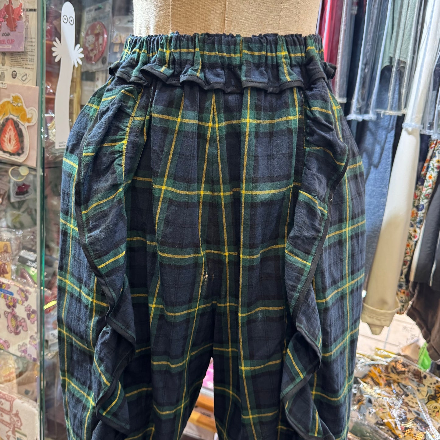 Drowse and yet… Green Checked Short Pants, made in Japan
