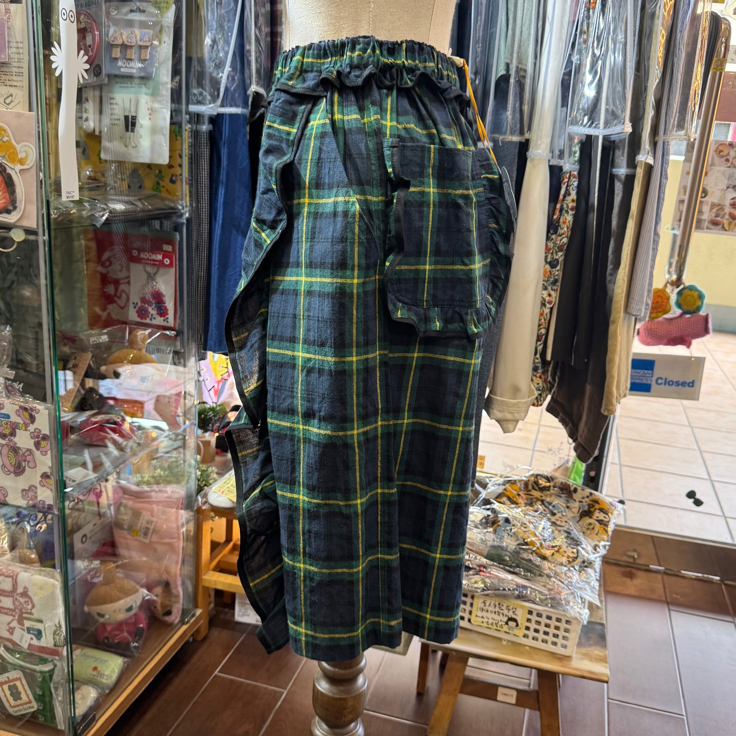 Drowse and yet… Green Checked Short Pants, made in Japan