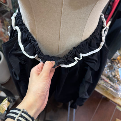 Drowse and yet… Frill Black Pants, made in Japan