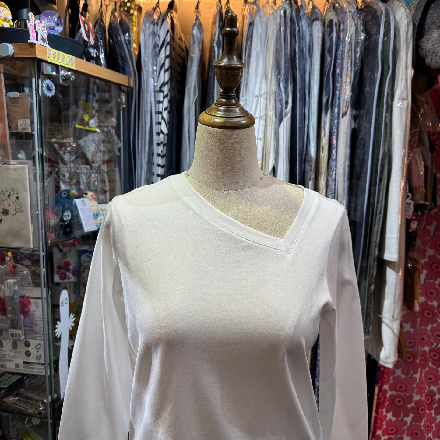 Midiumisolid White T-shirt, made in Japan