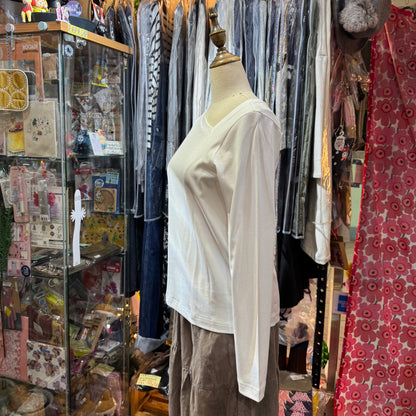Midiumisolid White T-shirt, made in Japan