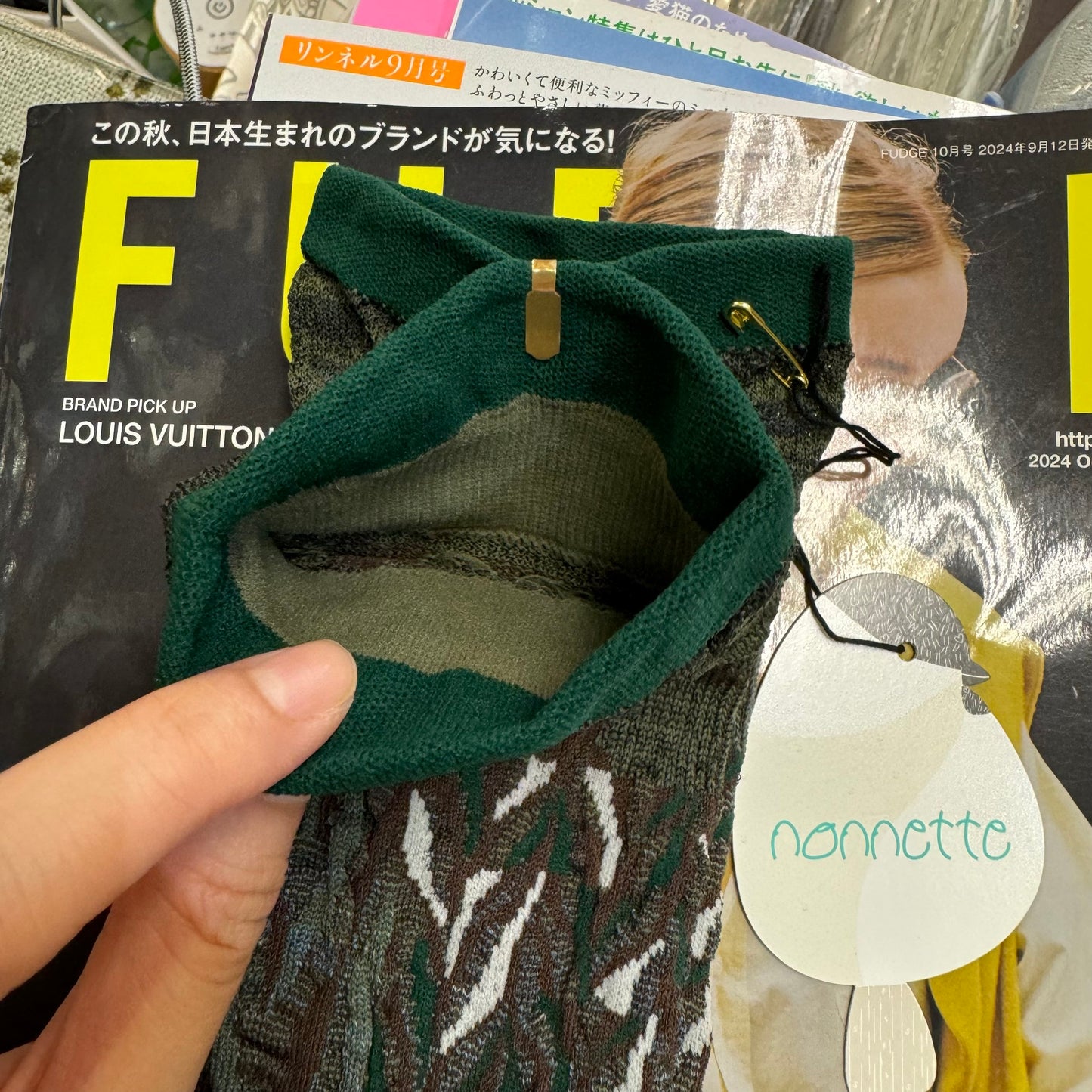 Nonnette Bird Festival khaki Socks, made in Japan