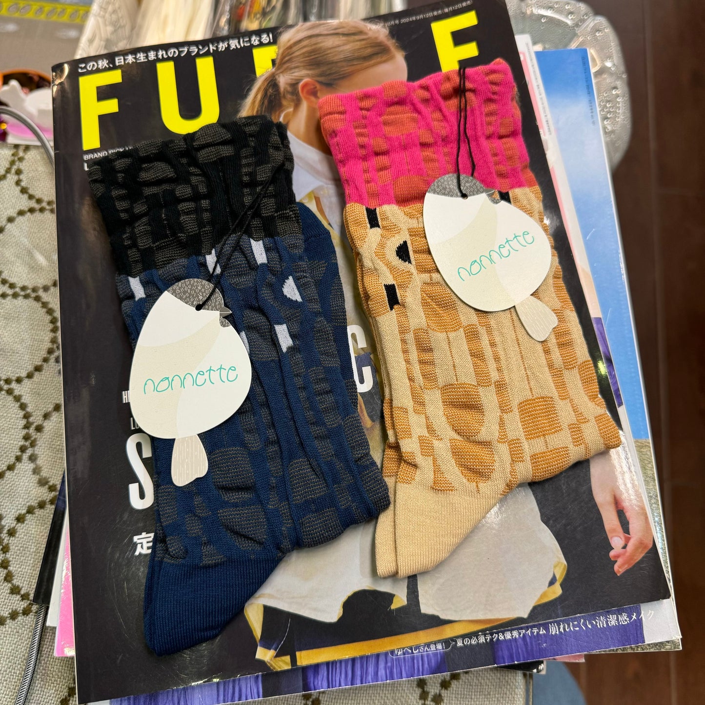 Nonnette Art deco Socks, 2 Colors, made in Japan
