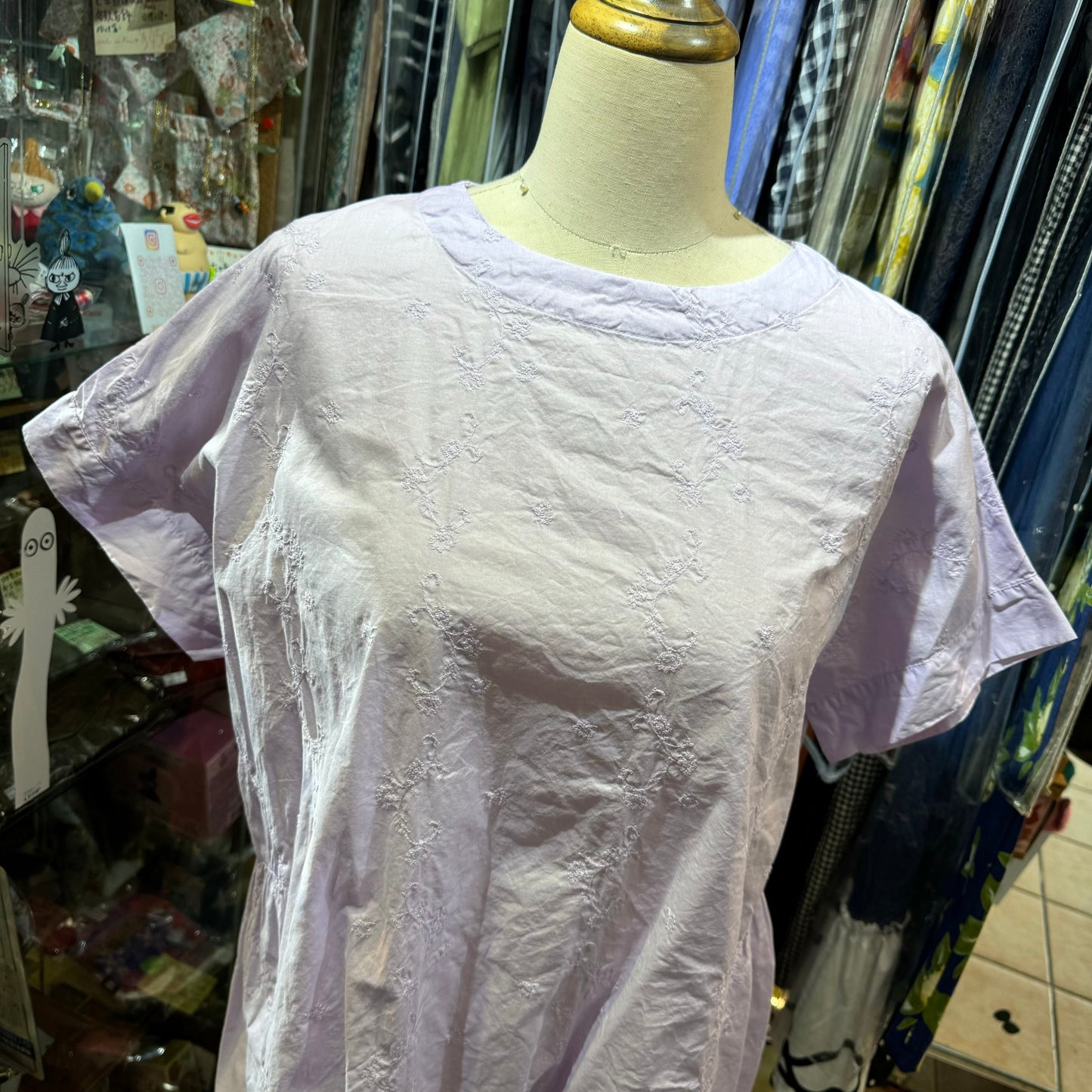 EXTRA20- Sun Valley Floral Embroidery Top, 2 Colors