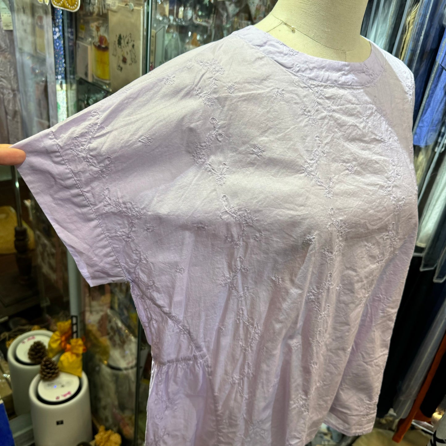 EXTRA20- Sun Valley Floral Embroidery Top, 2 Colors