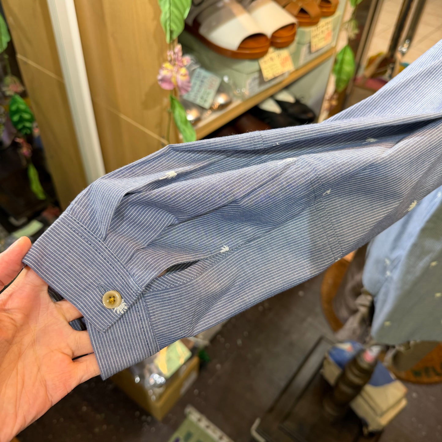 Yarra Neu X Sidogras Palm Tree Blue Shirt, made in Vietnam
