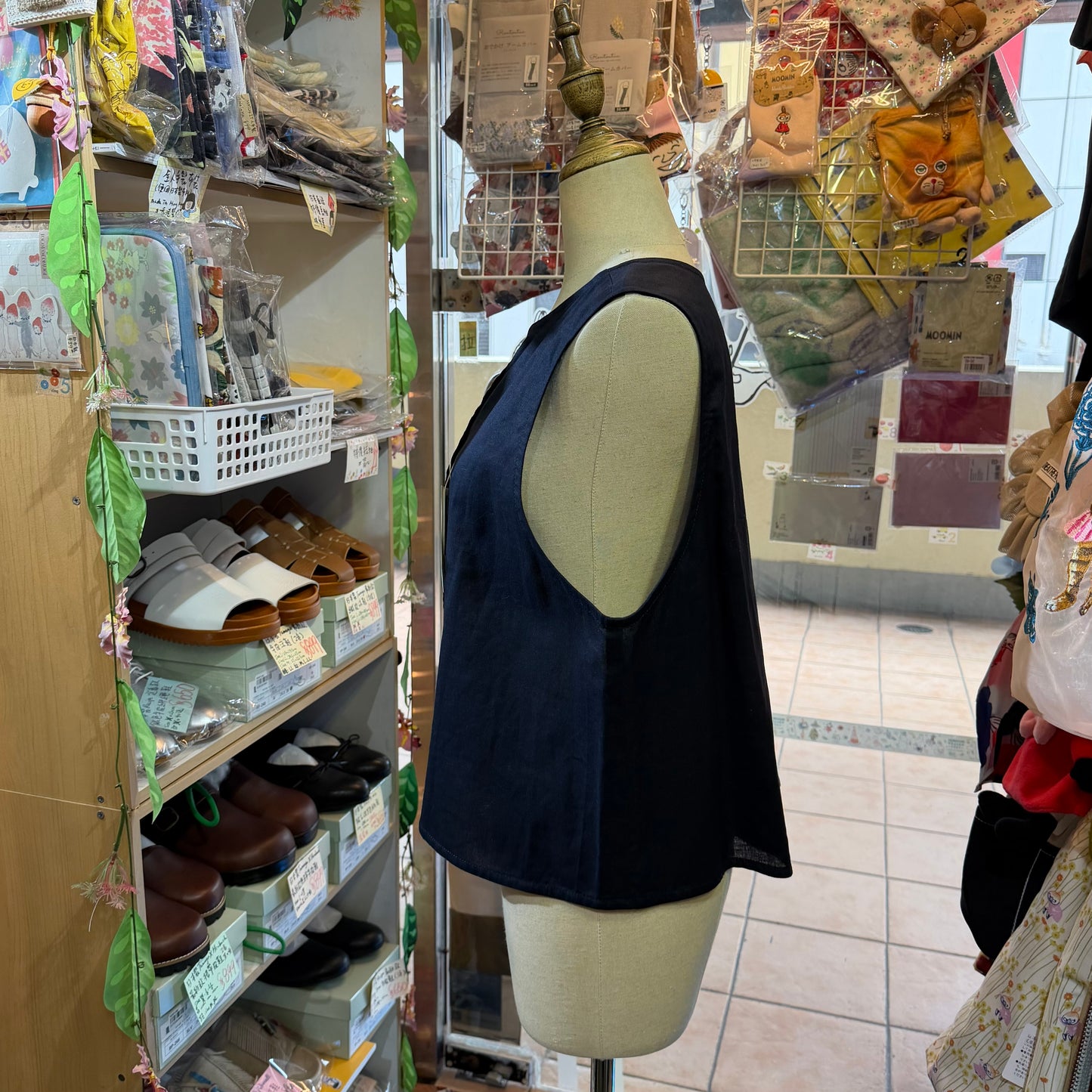 Vent d Ouest Navy Vest Top, Outer made in Japan