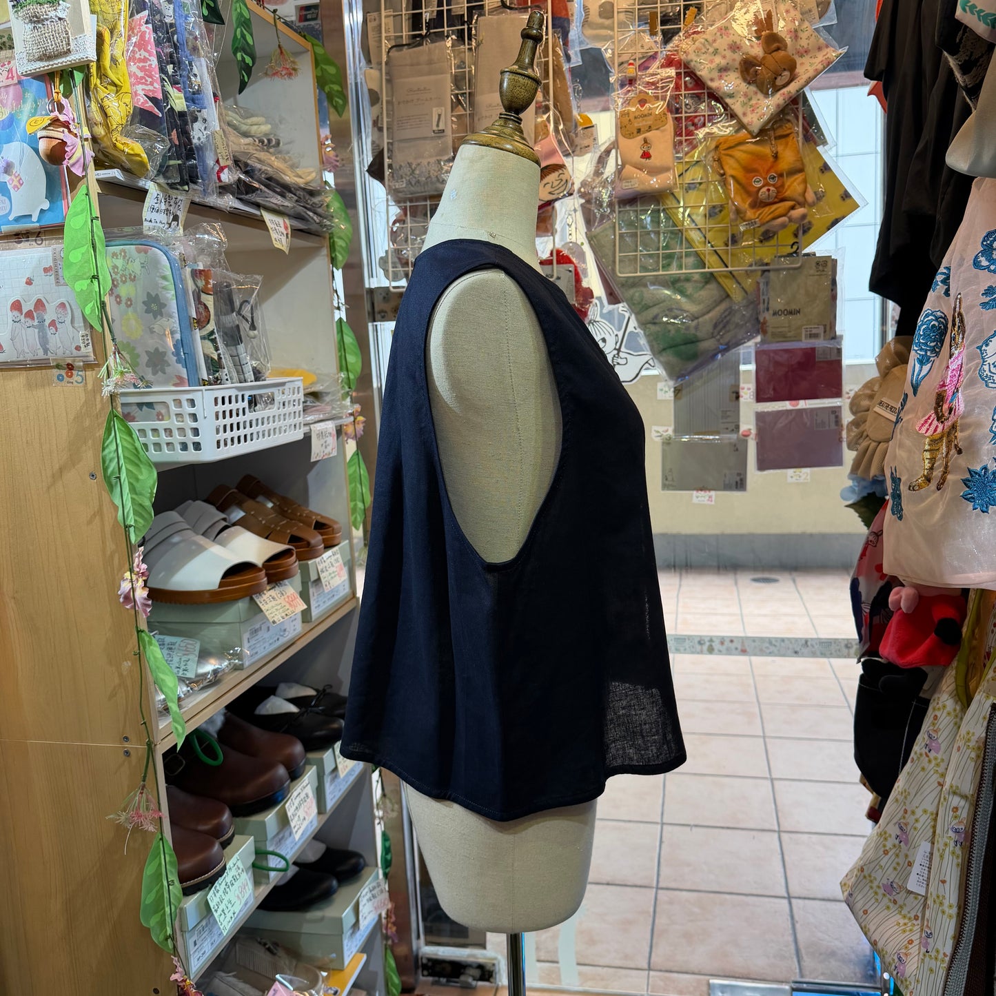 Vent d Ouest Navy Vest Top, Outer made in Japan