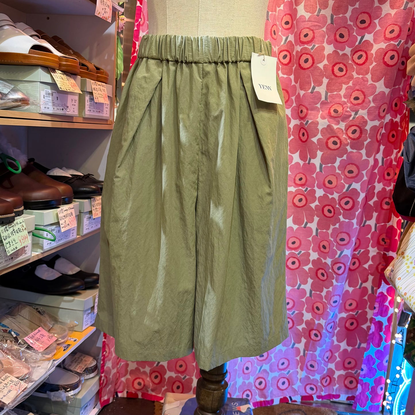 Yenn Green Easy Bermuda Shorts, Size 38