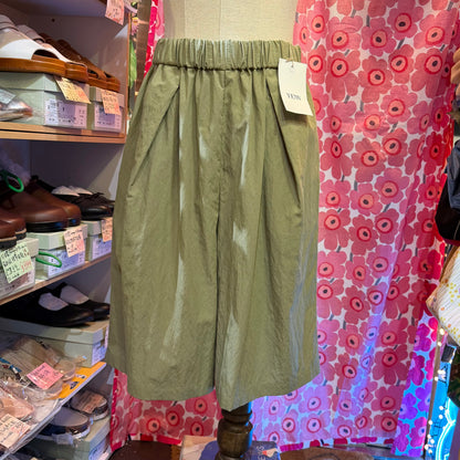 Yenn Green Easy Bermuda Shorts, Size 38