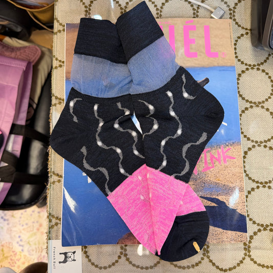 Nonnette Japanese Paper Wave Line Socks, made in Japan, #NS407Y-87