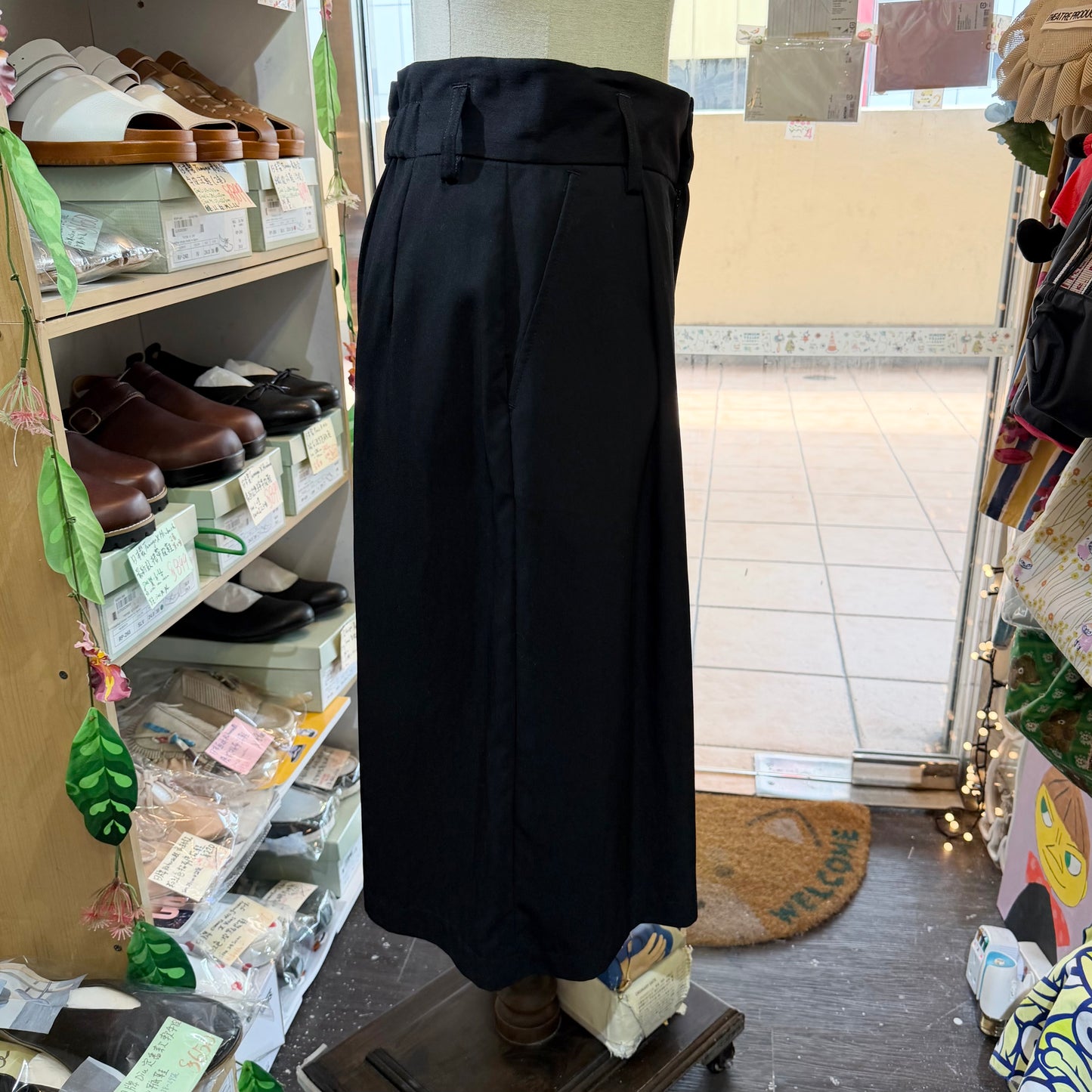 Liyoca Black Shorts, made in Japan
