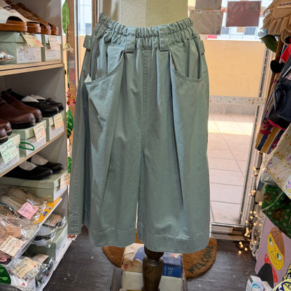 Estroislose Shorts, 2 Colors