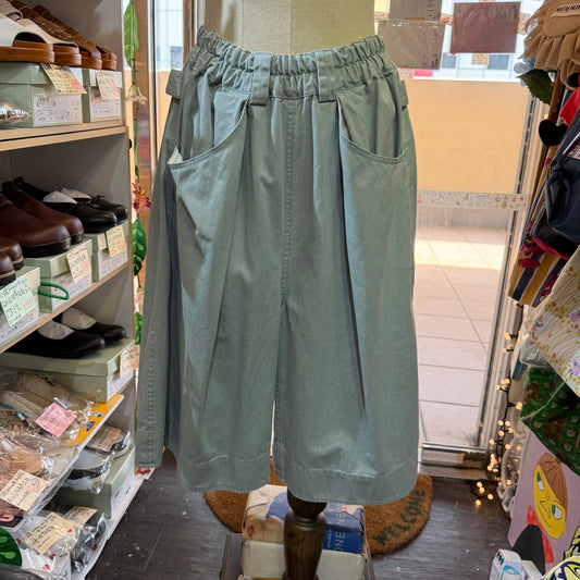 Estroislose Shorts, 2 Colors