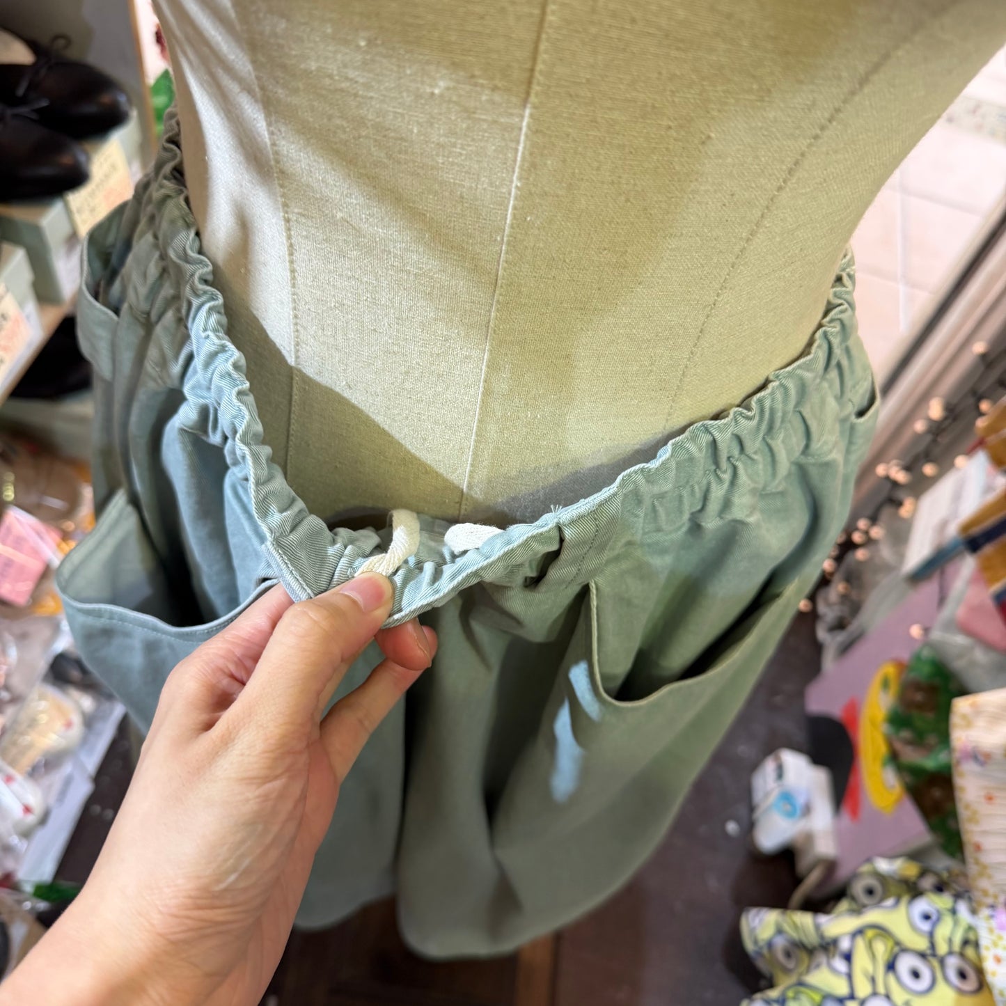 Estroislose Shorts, 2 Colors
