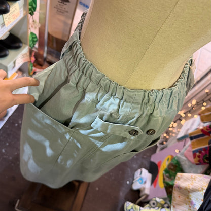 Estroislose Shorts, 2 Colors
