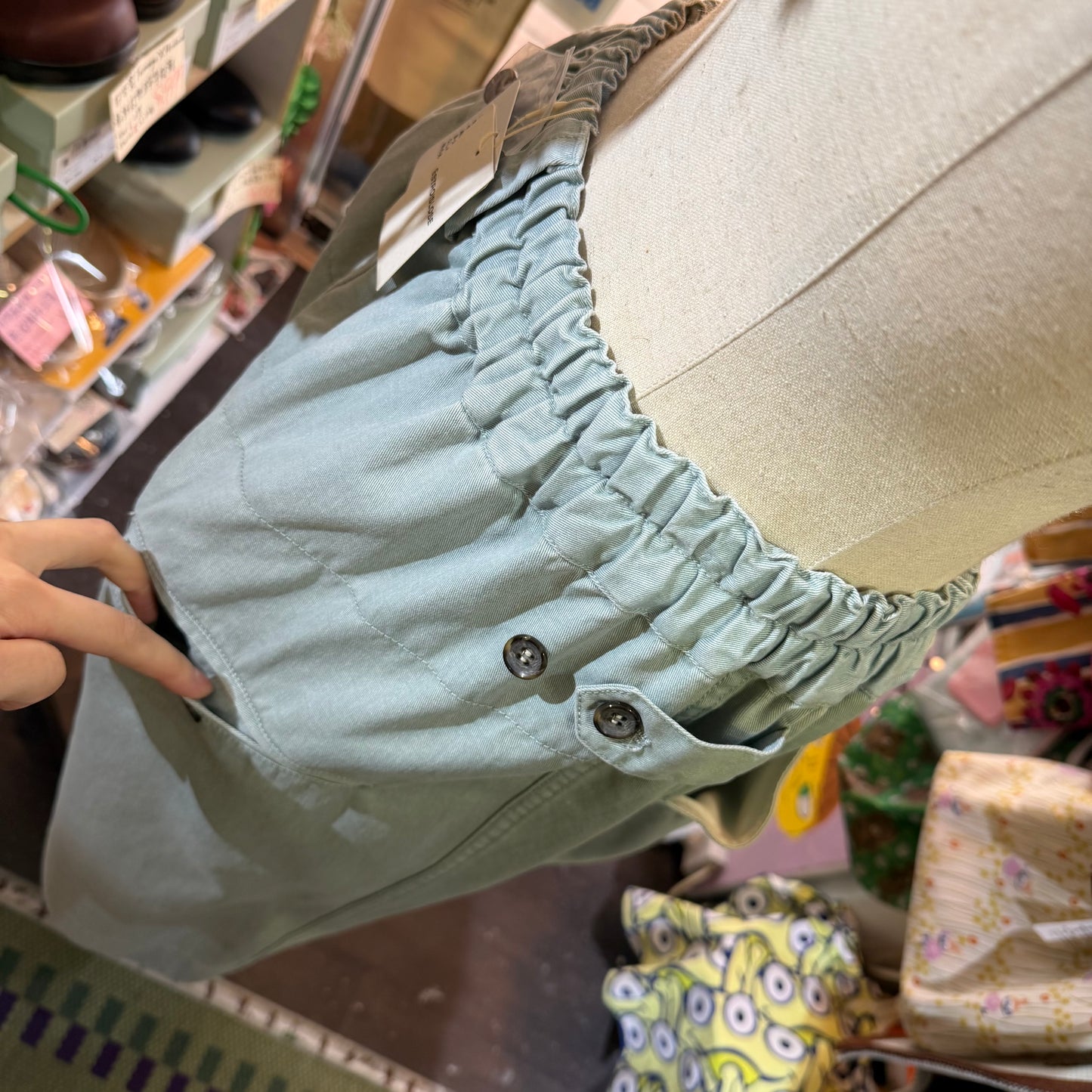 Estroislose Shorts, 2 Colors