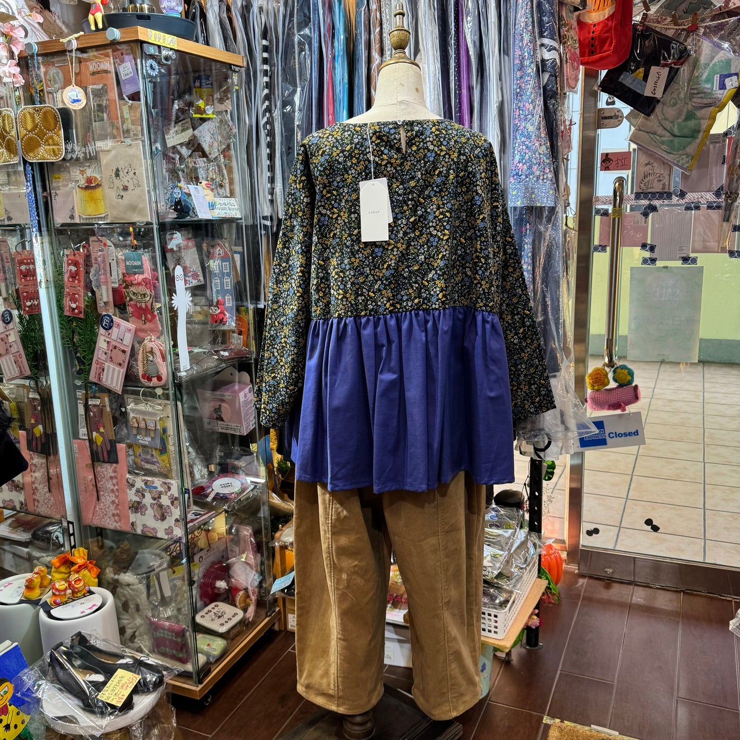 EXTRA20- Lueuf Floral Top, 2 Colors, made in Japan