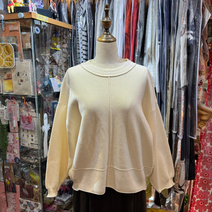 Estroislose Ivory Cotton Top
