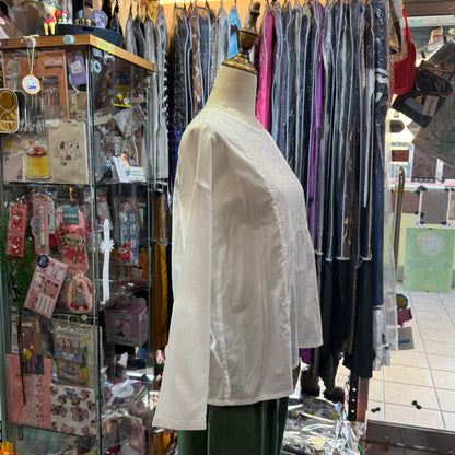 EXTRA30- Days Embroidery Cotton Top, 2 Colors, made in Japan