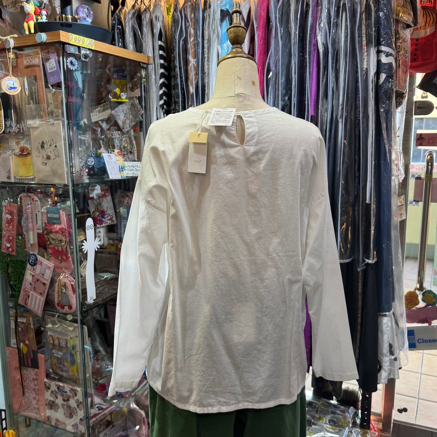Sale- Days Embroidery Cotton Top, 2 Colors, made in Japan