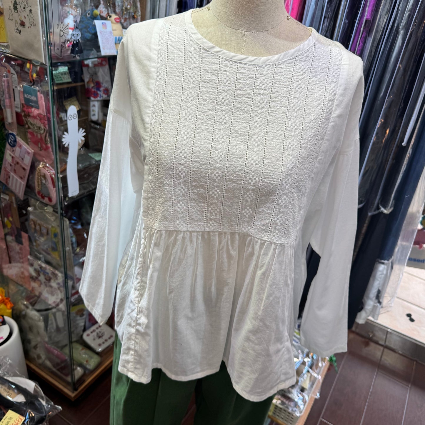 Sale- Days Embroidery Cotton Top, 2 Colors, made in Japan